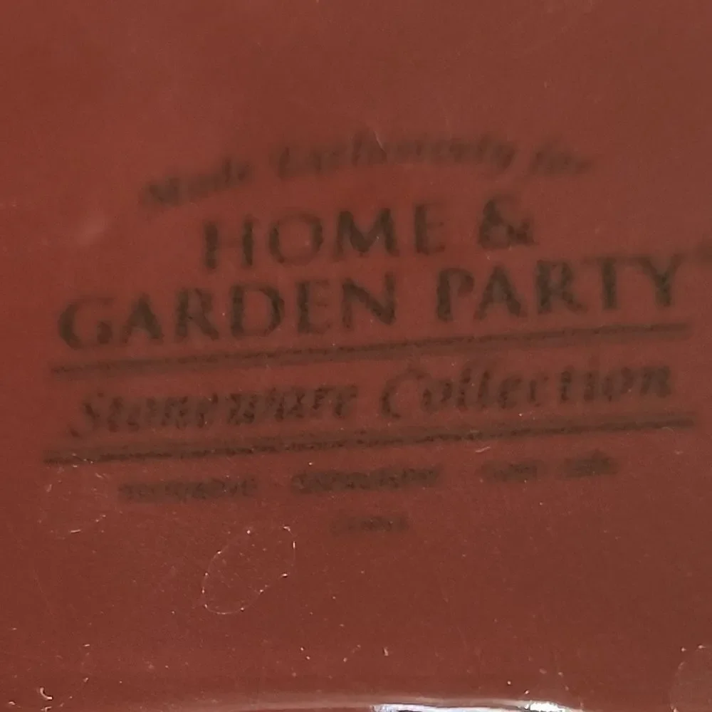 Home and Garden Party Baking Dish